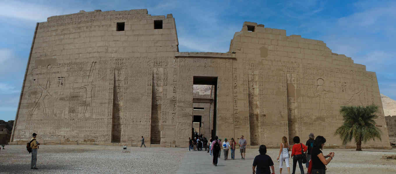 Egipto 169 - Medinet Habu - Templo de Ramsés III.jpg